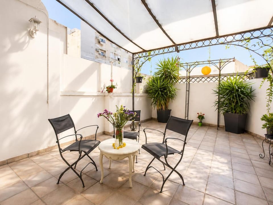 Propiedad Premium de 4 Dormitorios con Terrazas Privadas en Gran Via Valencia-AC, Wifi, Ubicación Perfecta Bed and Breakfast in Valencia