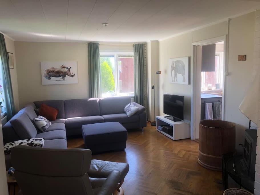 Comfortabel Zweeds huis met sauna en houtkachel. House in Sweden
