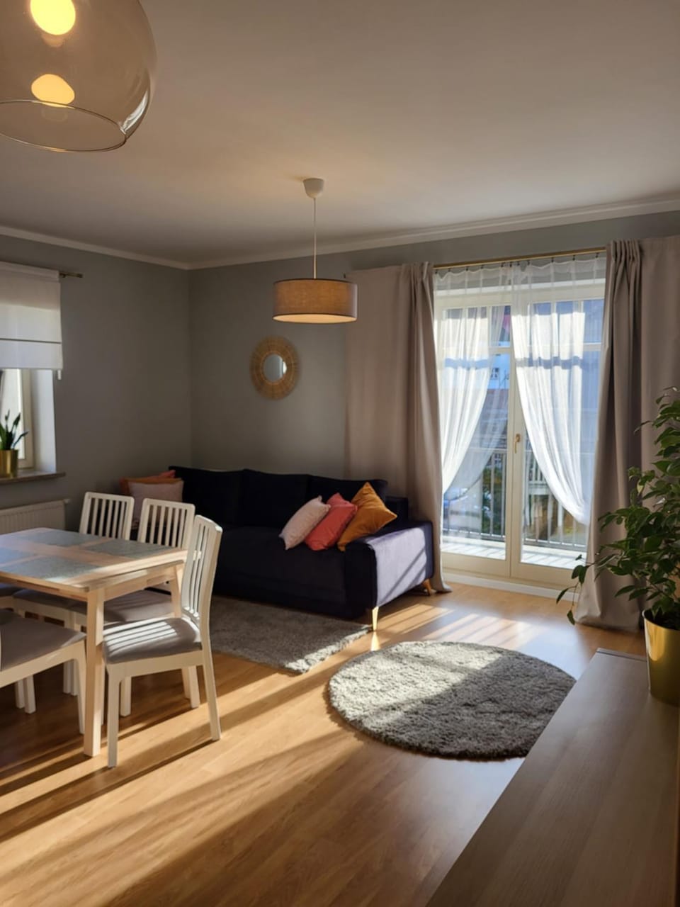 Living room, Seating area, Dining area