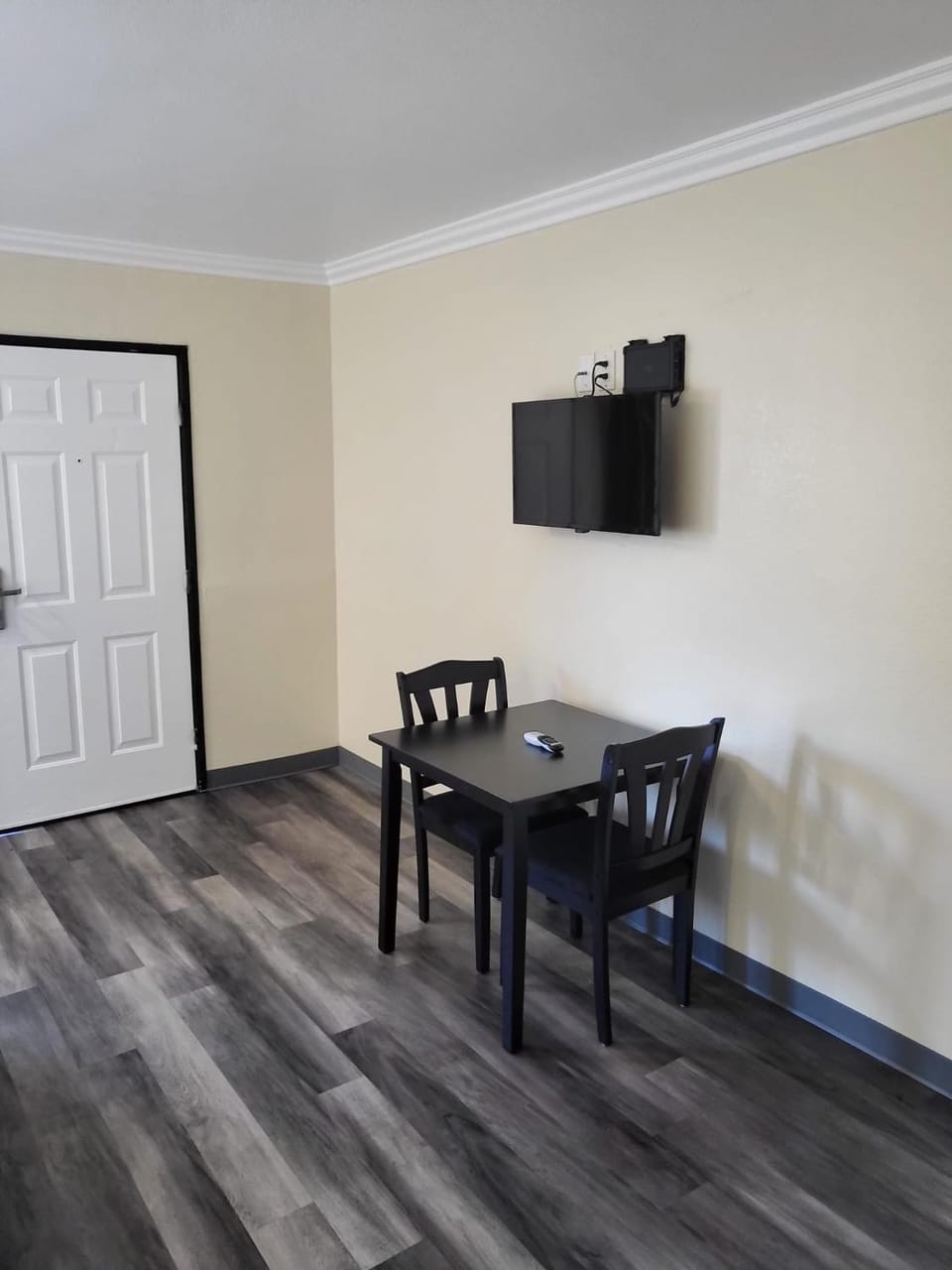 Budget Inn Hotel in North Hills
