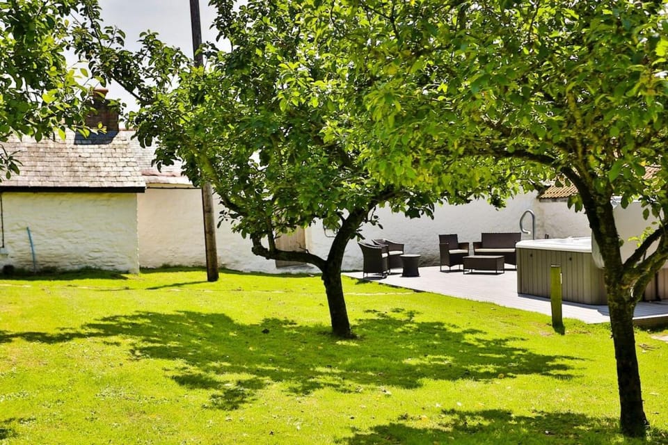 SAUNTON GRANGE 7 Bedrooms House in Braunton