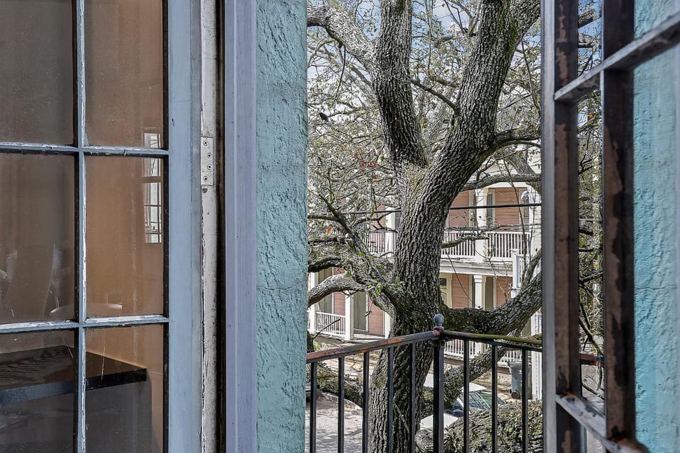 St Charles-Mardi Gras 6BD Home Apartment in Warehouse District