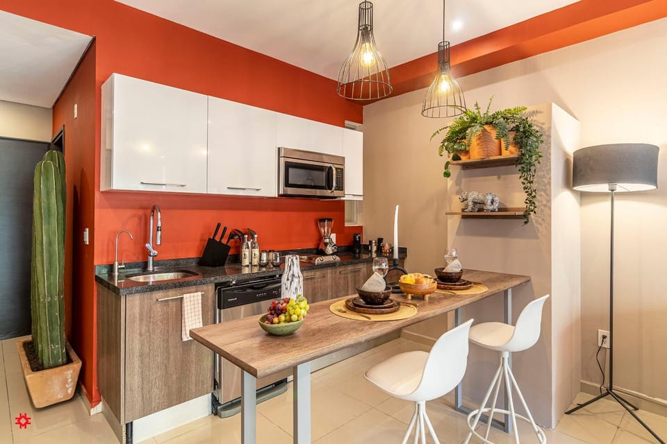 Kitchen or kitchenette, Dining area, minibar, pet friendly, stove, kitchen