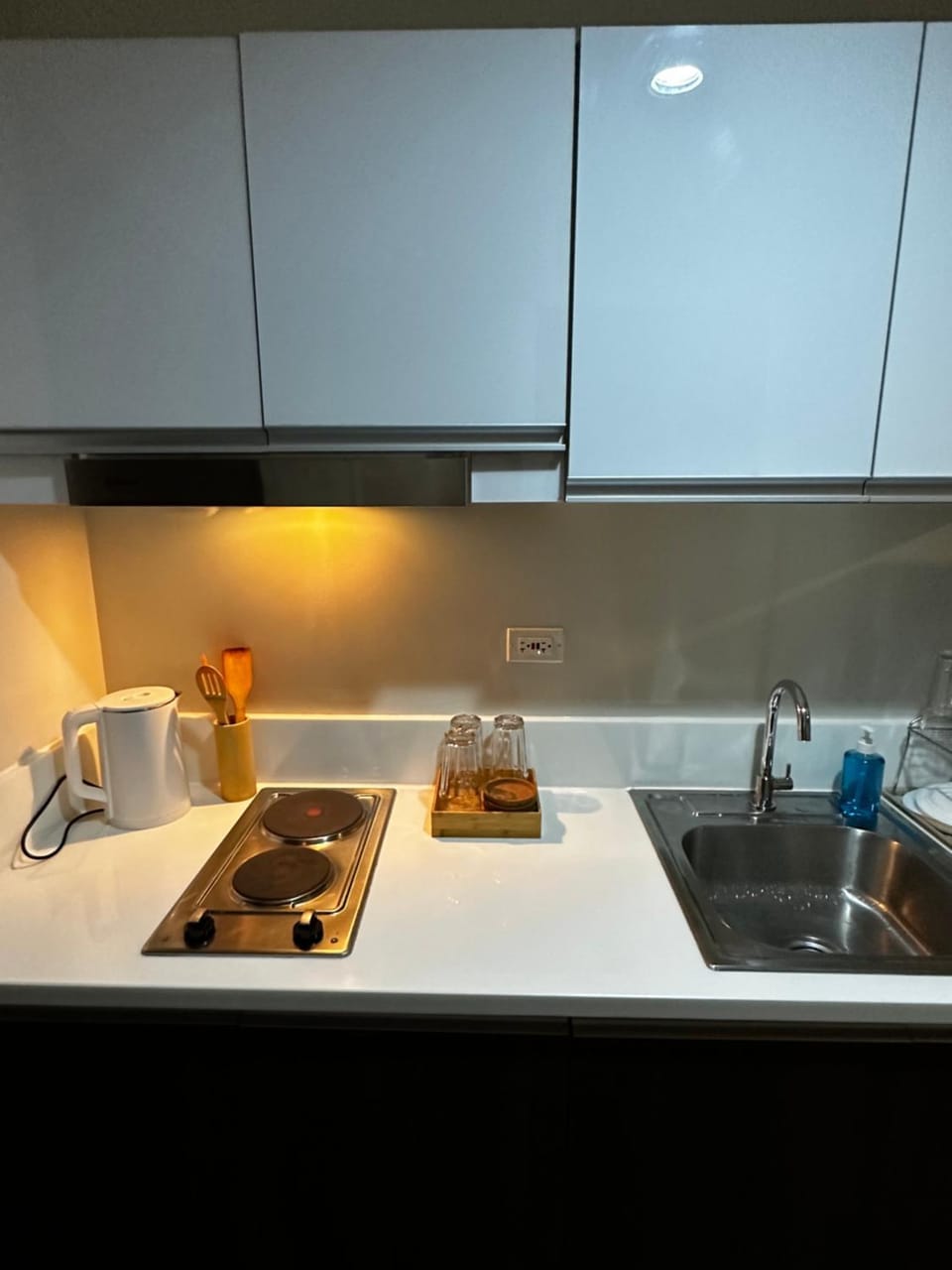 Hygge home with Ayala CBD Makati view! NEW! Apartment in Makati