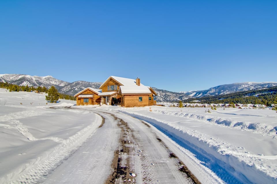 Spacious Big Sky Home w/ Hot Tub & Grill! House in Big Sky