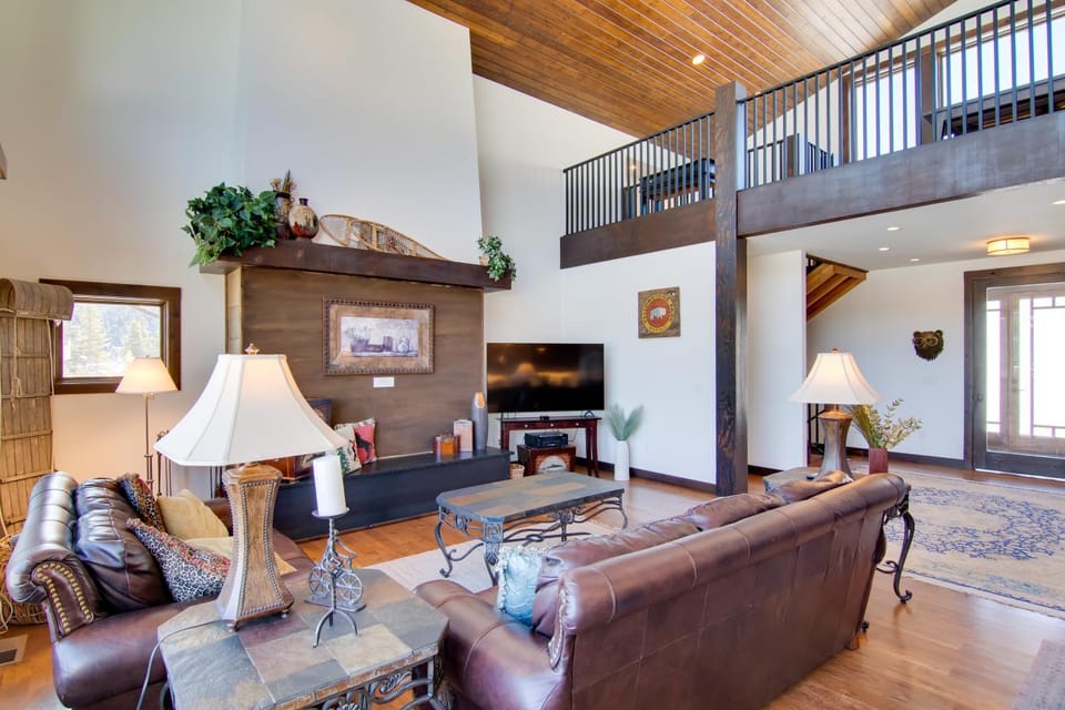 Spacious Big Sky Home w/ Hot Tub & Grill! House in Big Sky