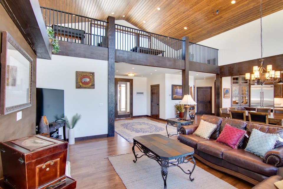 Spacious Big Sky Home w/ Hot Tub & Grill! House in Big Sky