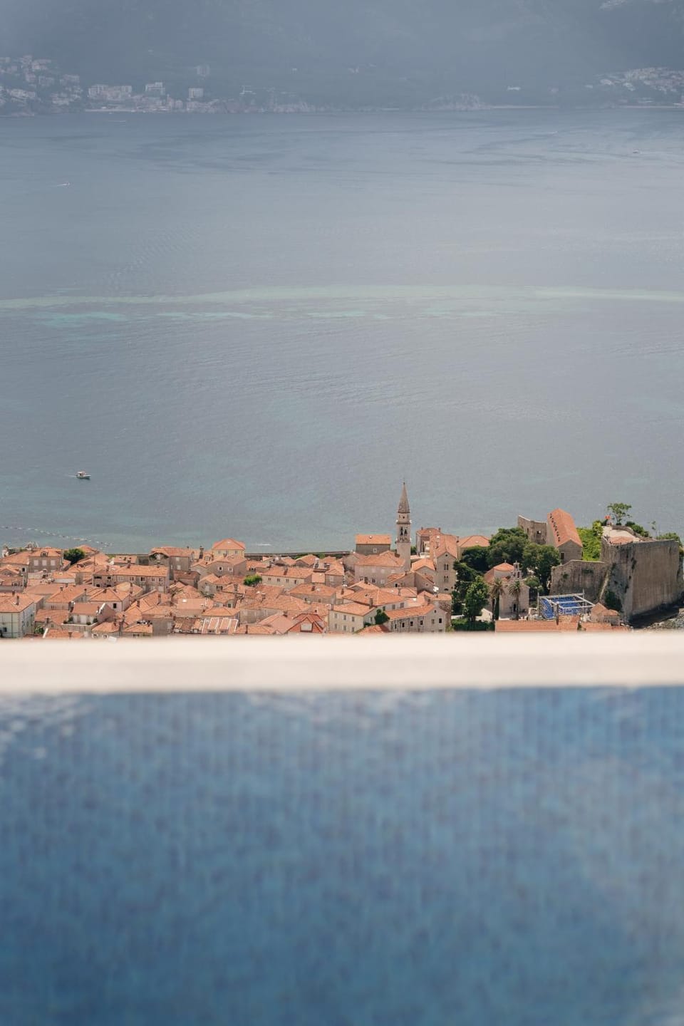 City view, Sea view, Swimming pool