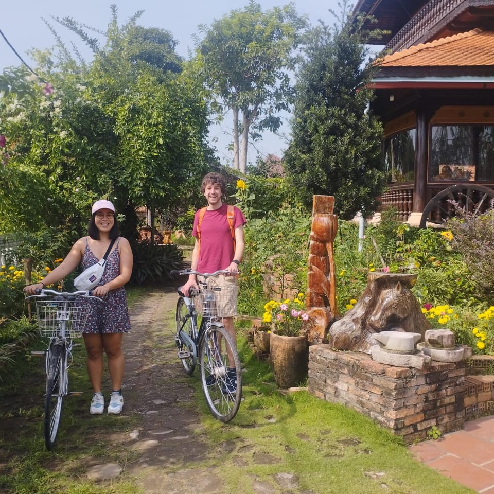 Day, People, Activities, Garden, Cycling, Cycling, Guests, group of guests