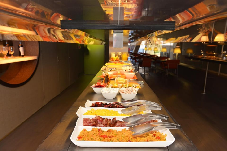 Restaurant/places to eat, Food and drinks, Buffet breakfast