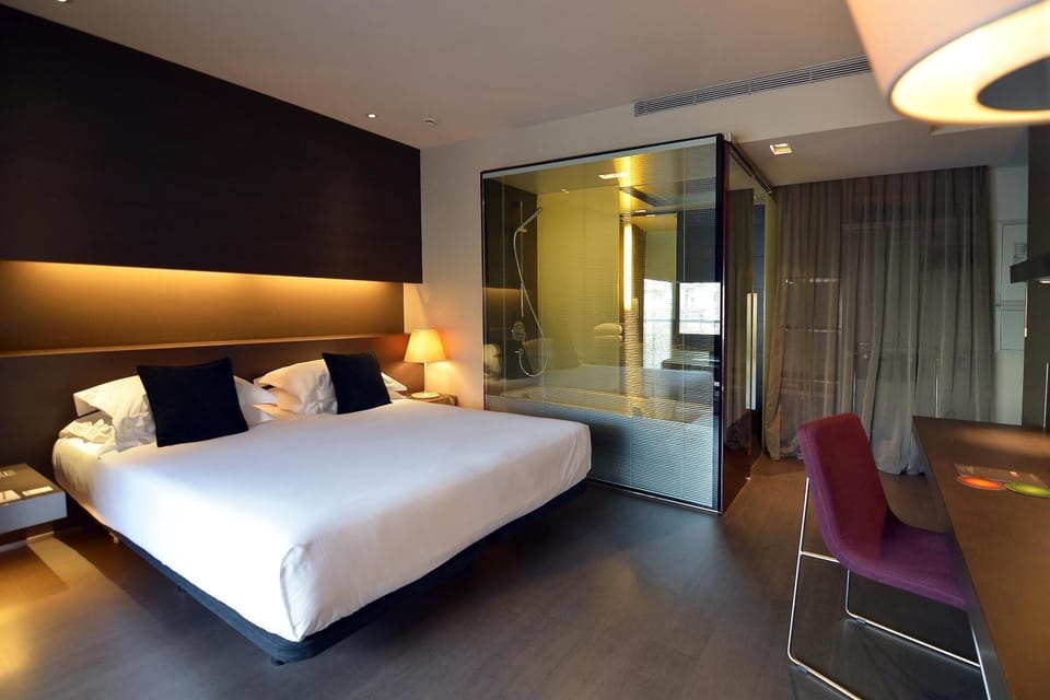 Bed, Photo of the whole room