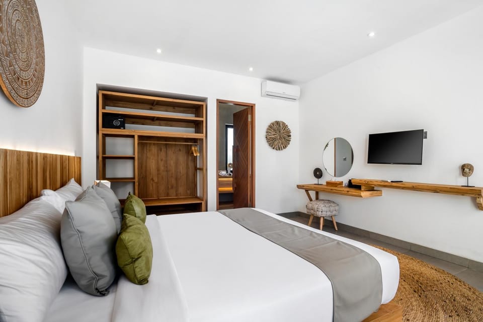 Bed, TV and multimedia, Bedroom, safe, wardrobe, air conditioner