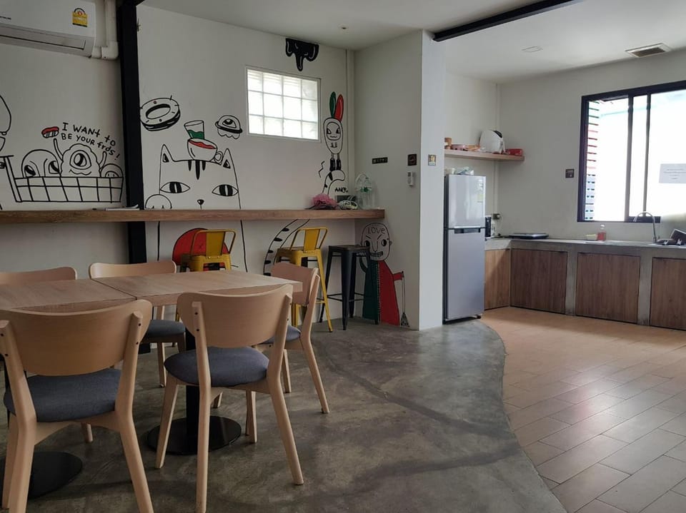 Communal lounge/ TV room, Area and facilities