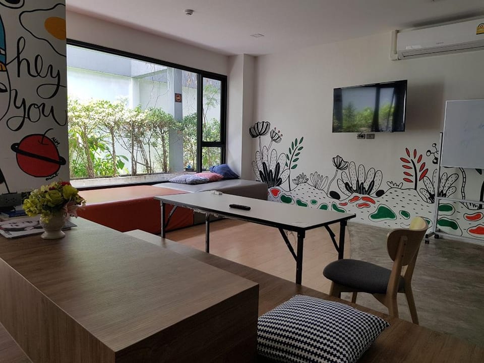 Communal lounge/ TV room, Area and facilities