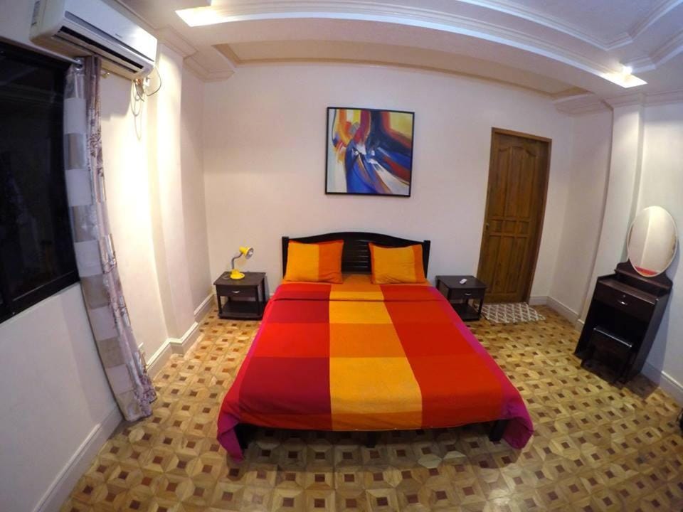 Photo of the whole room, Bedroom, air conditioner