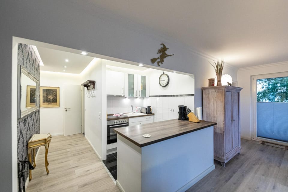 Kitchen or kitchenette, stove, stove, kitchen, kitchen