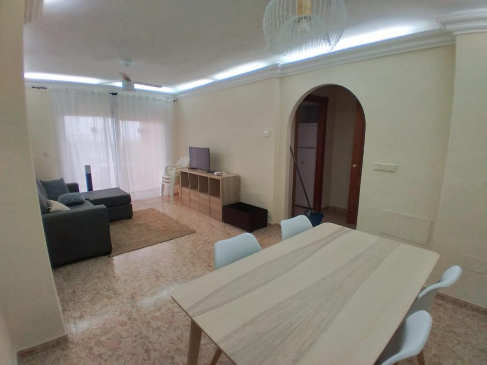 TV and multimedia, Living room, Seating area, Dining area