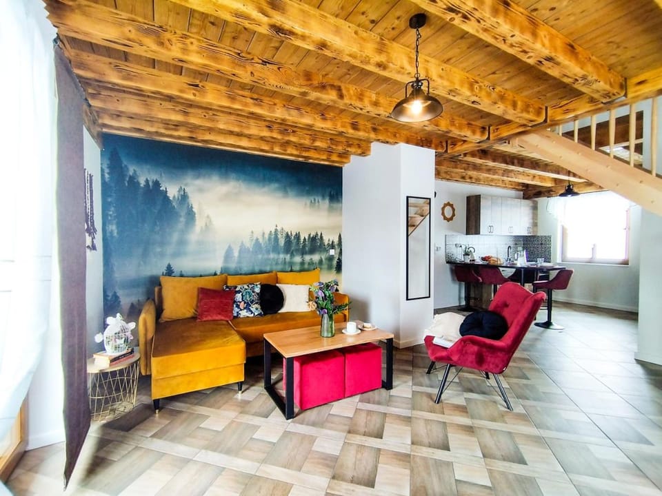 Kitchen or kitchenette, Living room, Seating area, Dining area