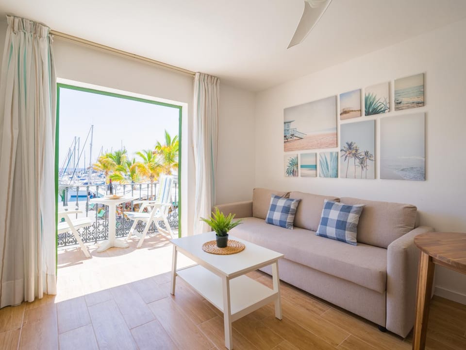 Balcony/Terrace, Living room