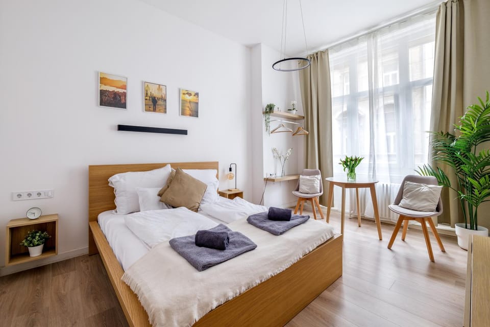 Bed, Living room, Photo of the whole room, Bedroom
