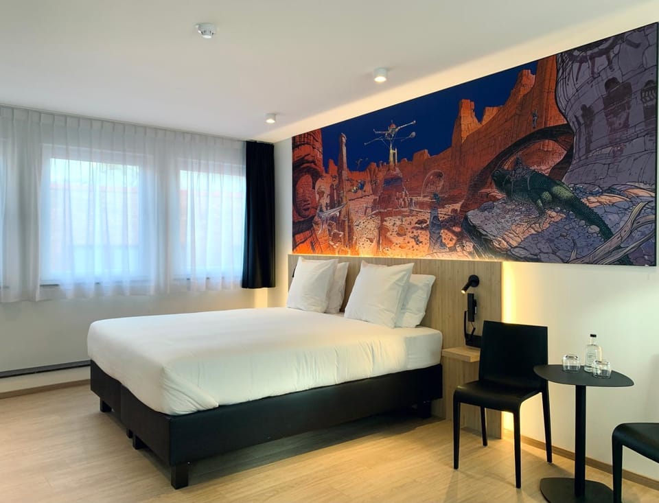 Balcony/Terrace, Decorative detail, Bedroom, Family