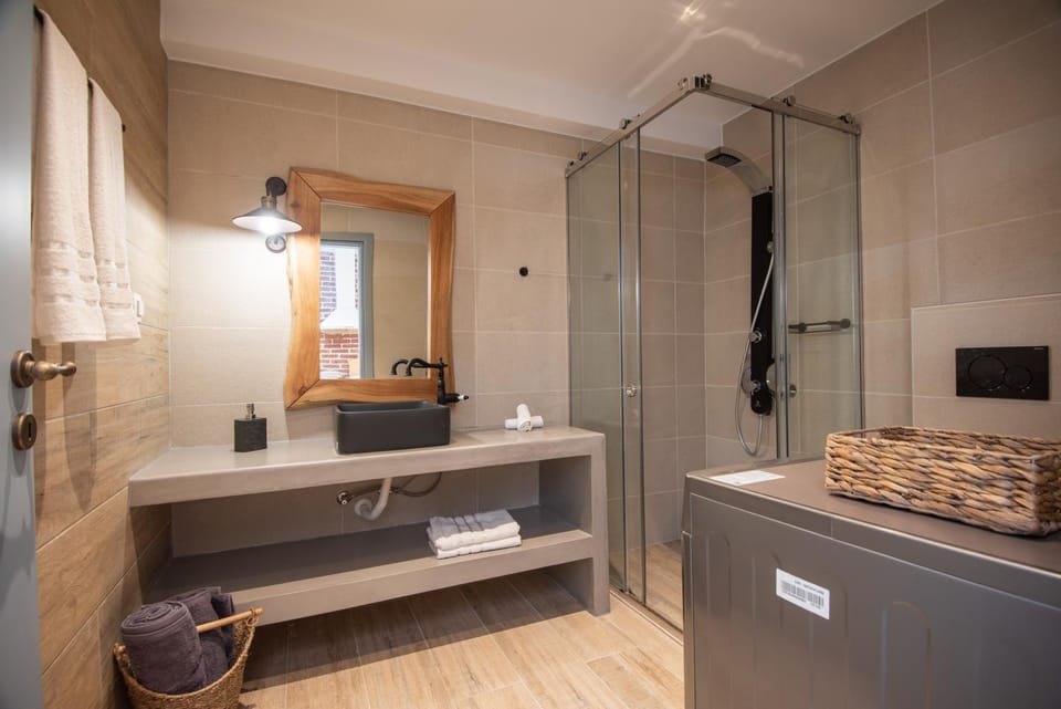 Shower, Bathroom, towels