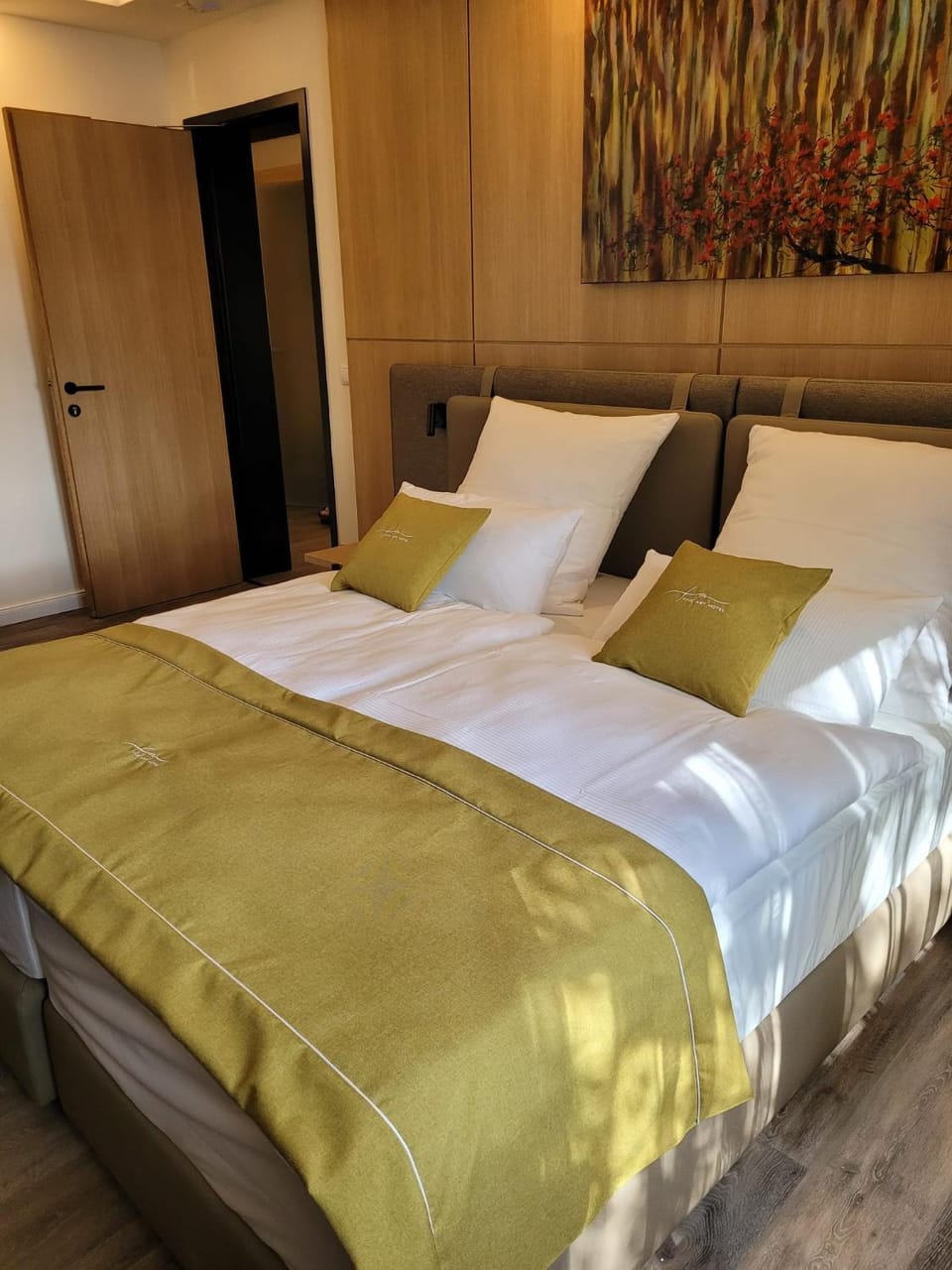 Bed, Photo of the whole room