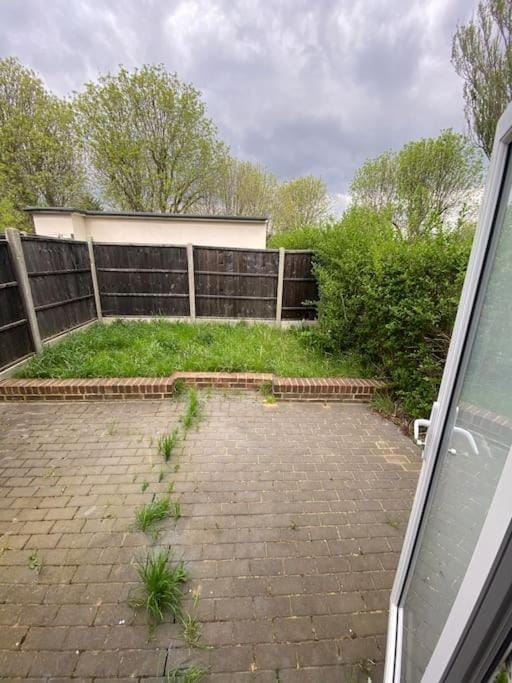 Lovely 1 Bedroom flat with Free Parking. Apartment in London Borough of Ealing