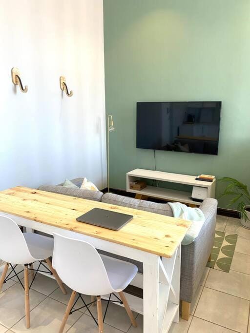 TV and multimedia, Dining area, Evening entertainment