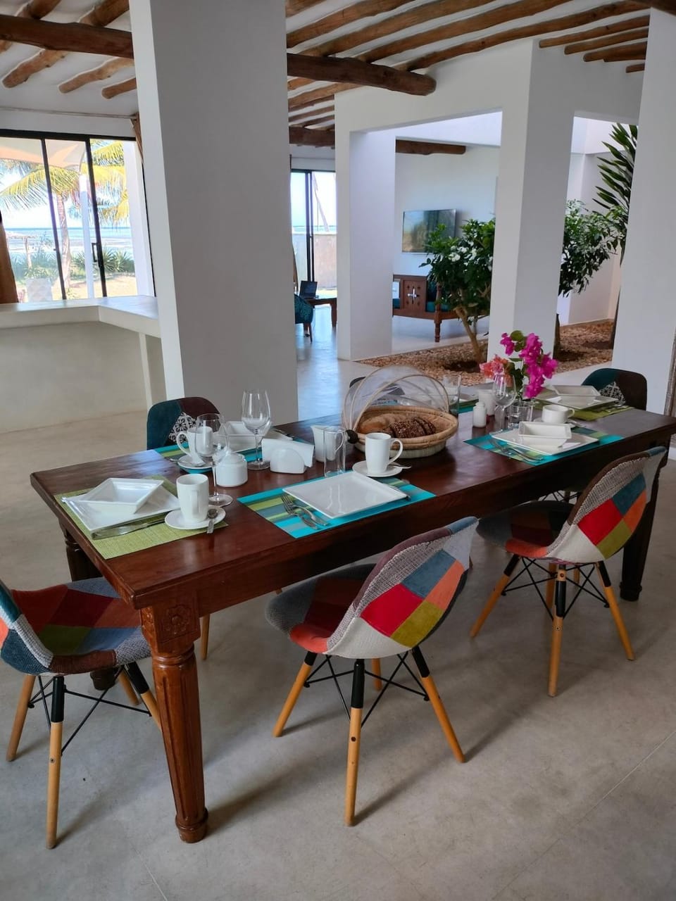 View (from property/room), View (from property/room), Living room, Seating area, Dining area, Sea view, Sea view