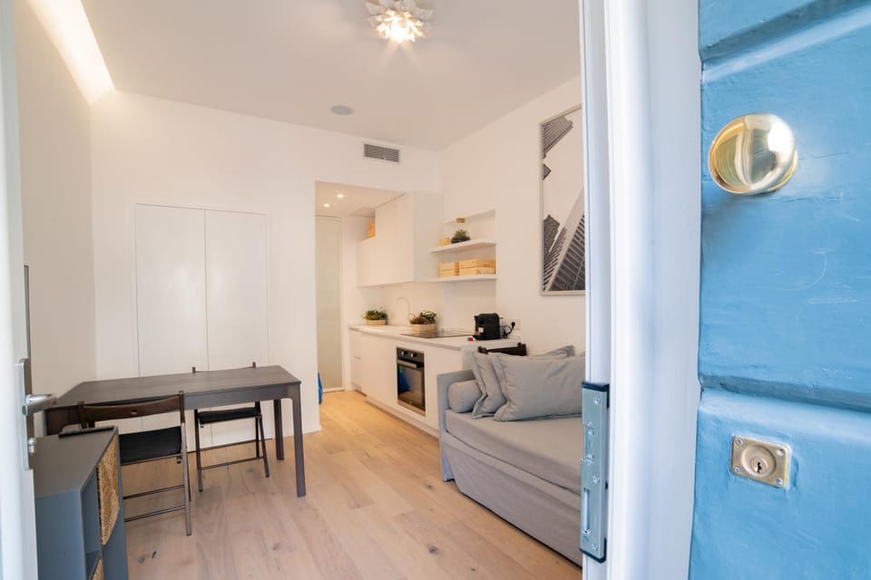 TV and multimedia, Kitchen or kitchenette, Living room, Dining area