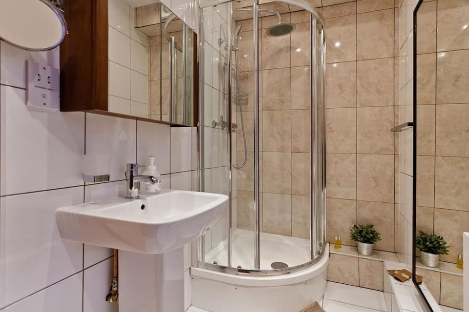 Whole house in Central Camden Town Apartment in City of Westminster