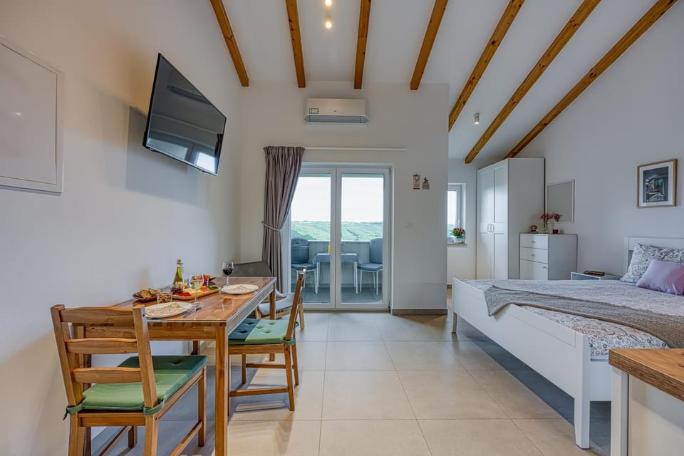 TV and multimedia, Balcony/Terrace, Dining area