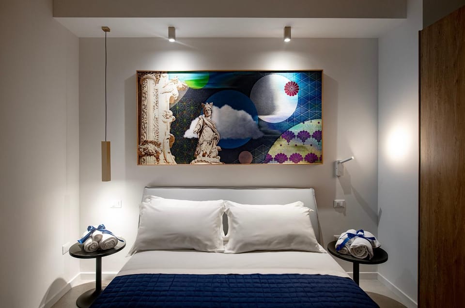 Bed, Photo of the whole room, Decorative detail
