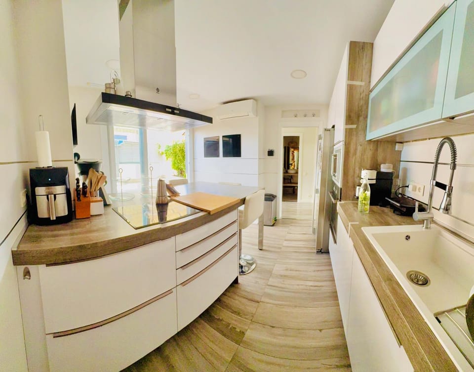 TV and multimedia, Kitchen or kitchenette, dishwasher, oven