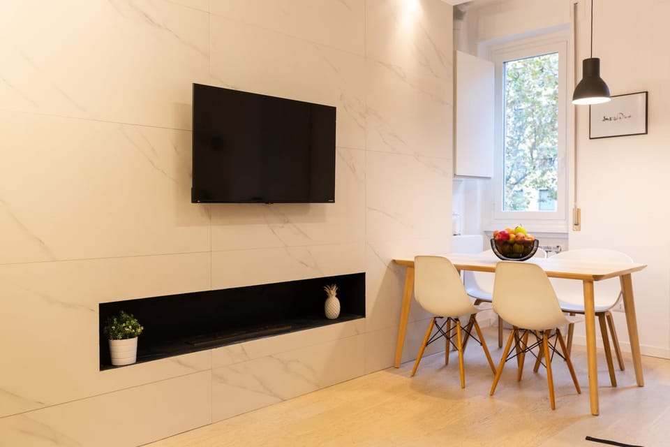 TV and multimedia, Dining area