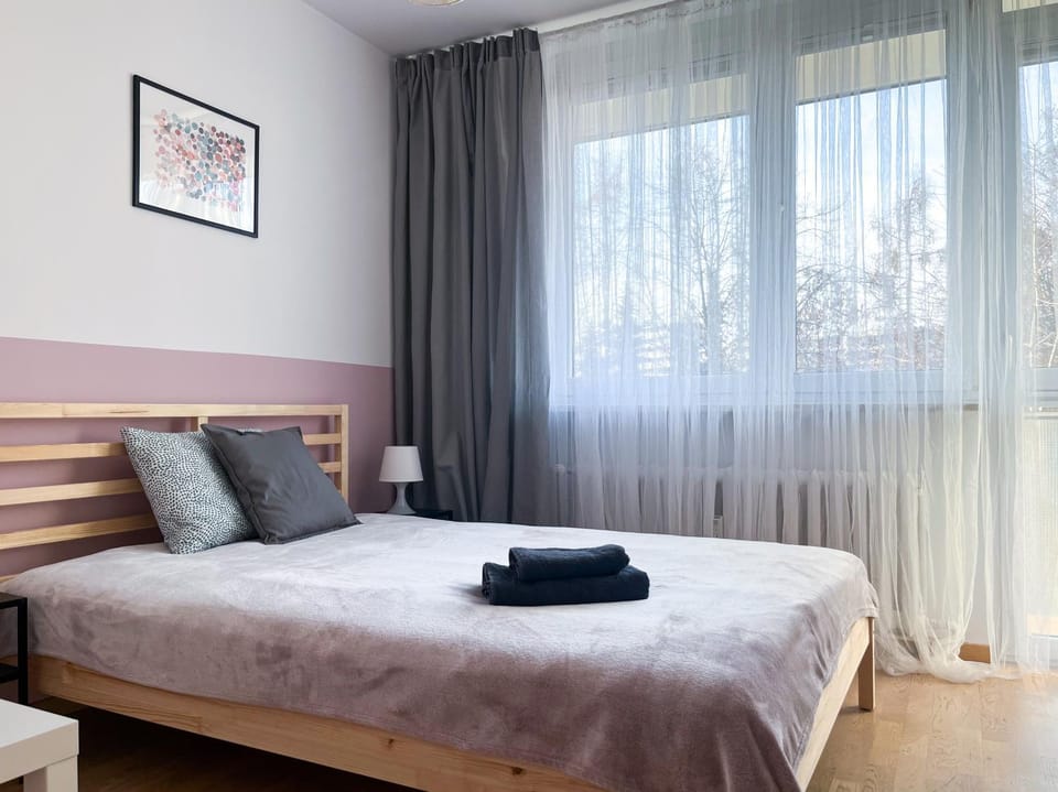 Bed, Photo of the whole room, towels