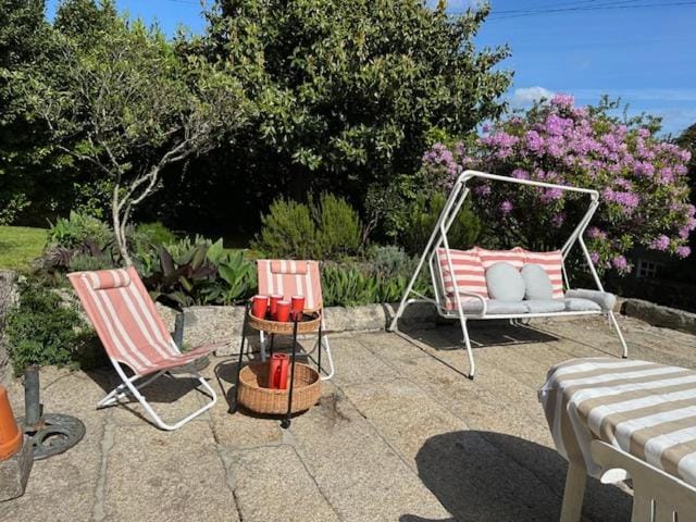 Garden, Swimming pool, sunbed