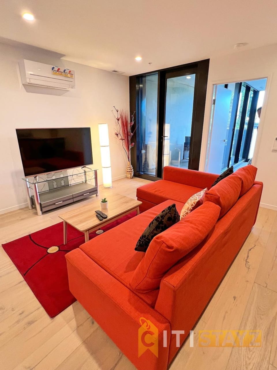 Enchanting in Red - 1bd 1bth 1csp Apartment in Canberra