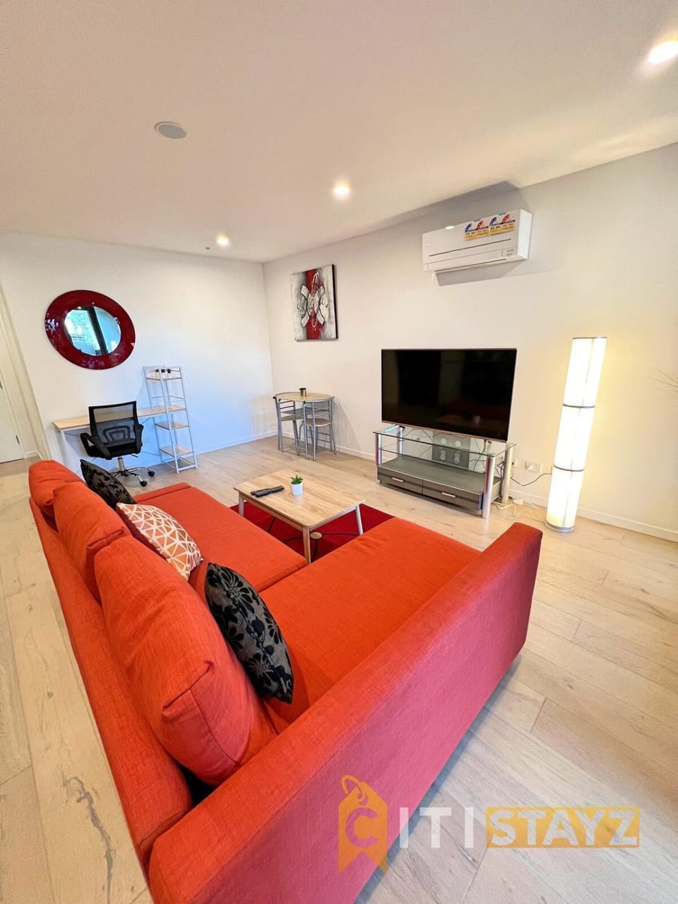 Enchanting in Red - 1bd 1bth 1csp Apartment in Canberra