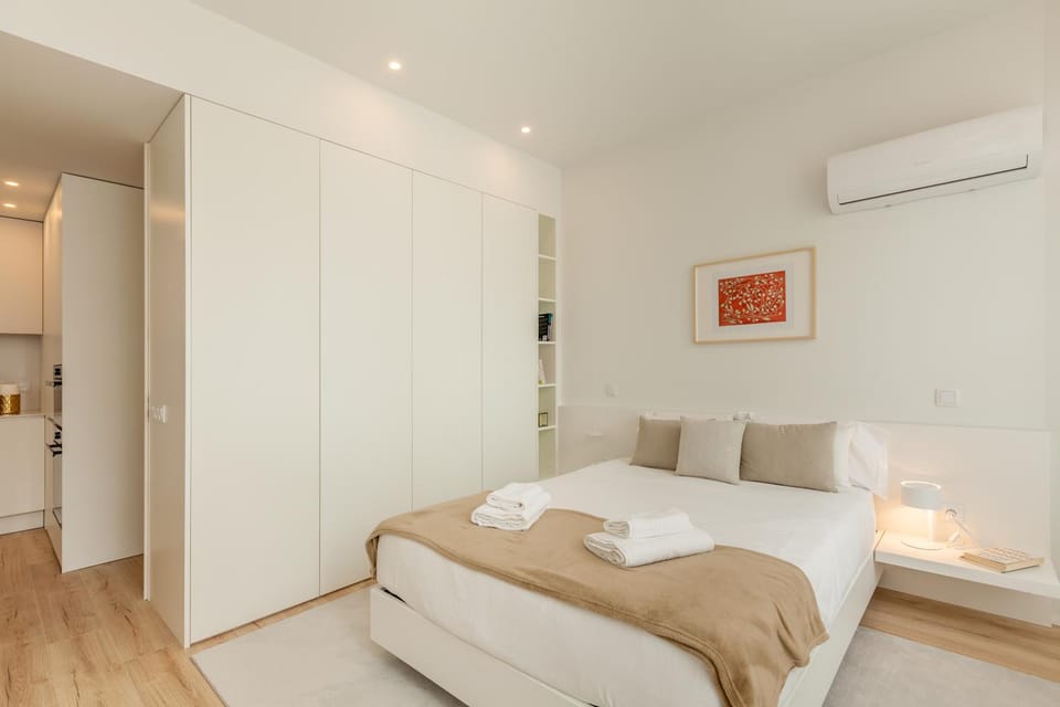 Bed, Photo of the whole room, Bedroom, towels, wardrobe, air conditioner