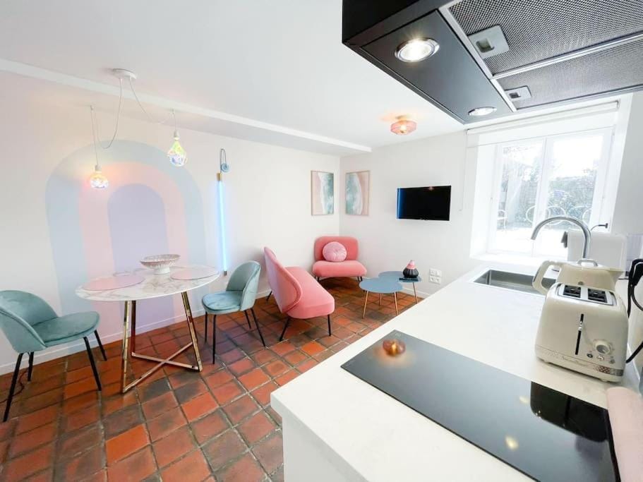 TV and multimedia, Living room, Dining area
