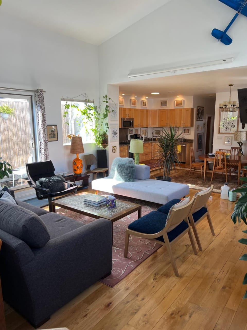 Kitchen or kitchenette, Living room, Seating area, Dining area, fireplace
