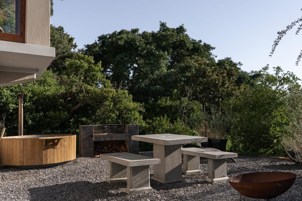 Patio, Garden, Hot Tub, Seating area, Garden view