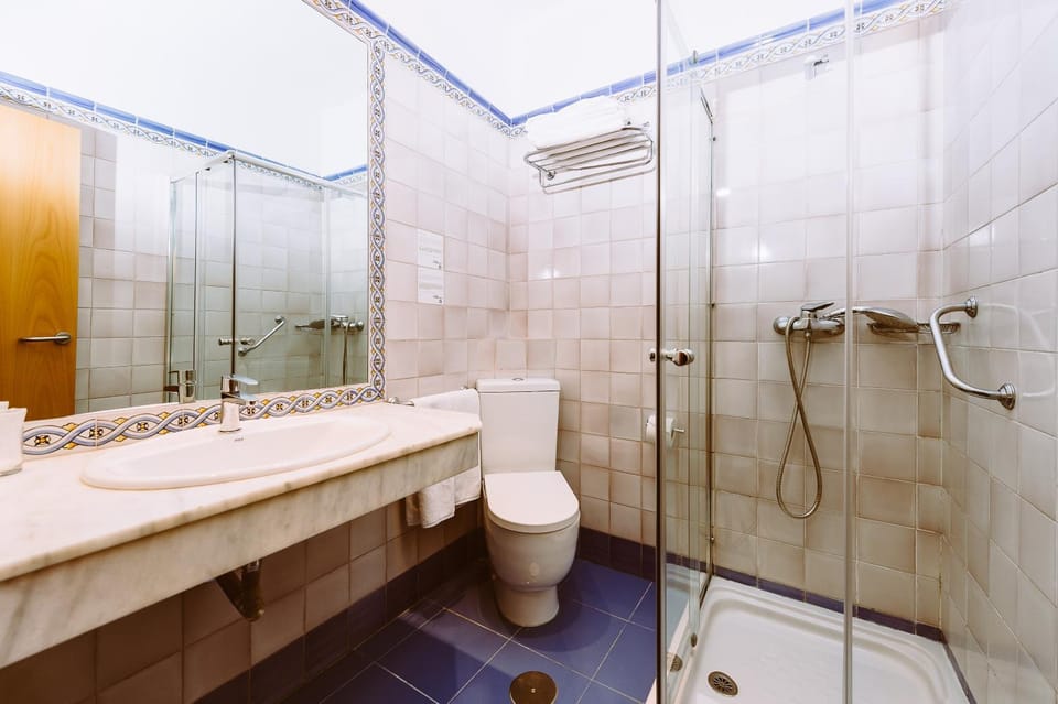 Shower, Decorative detail