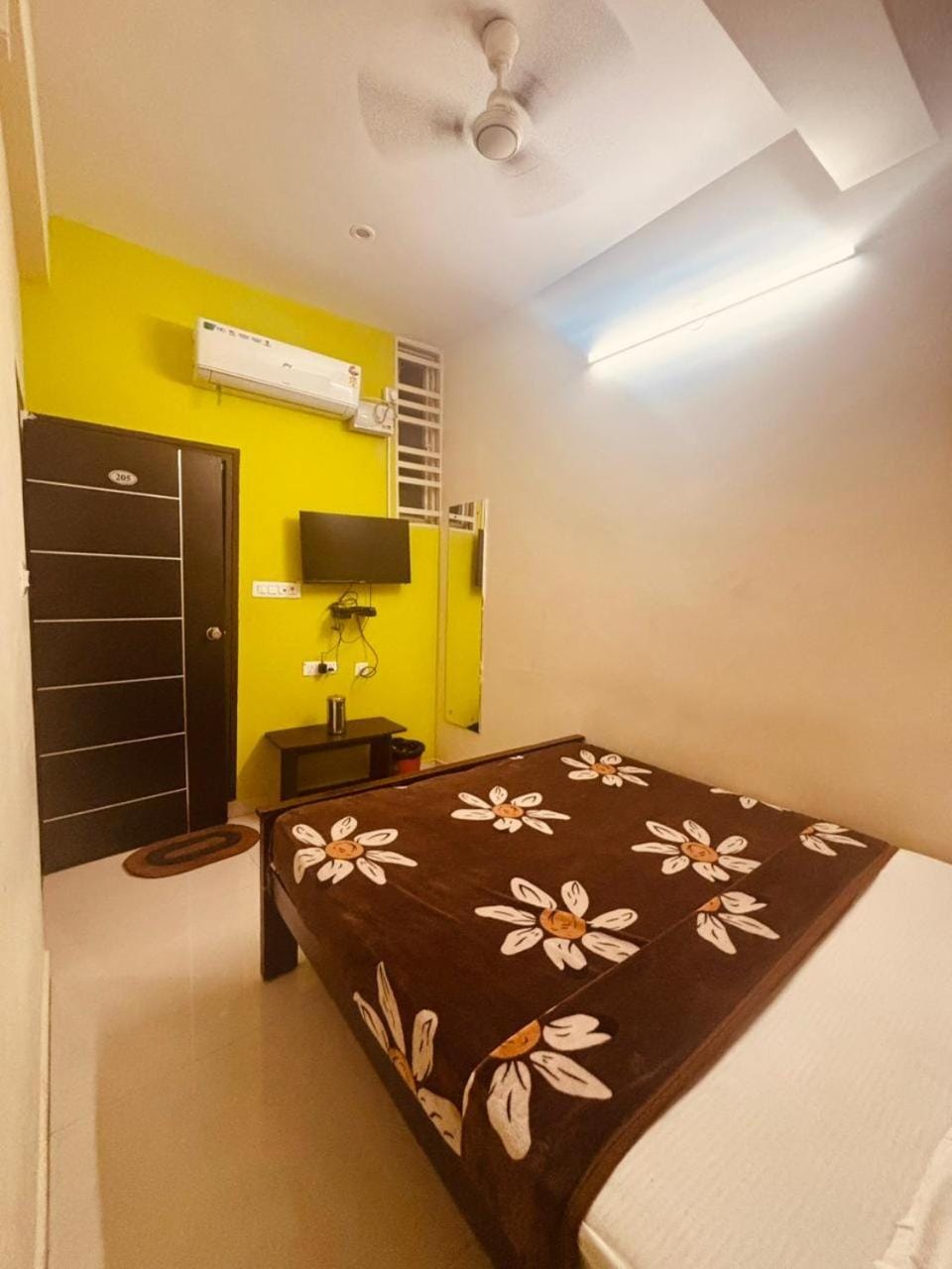 TV and multimedia, Bedroom, air conditioner