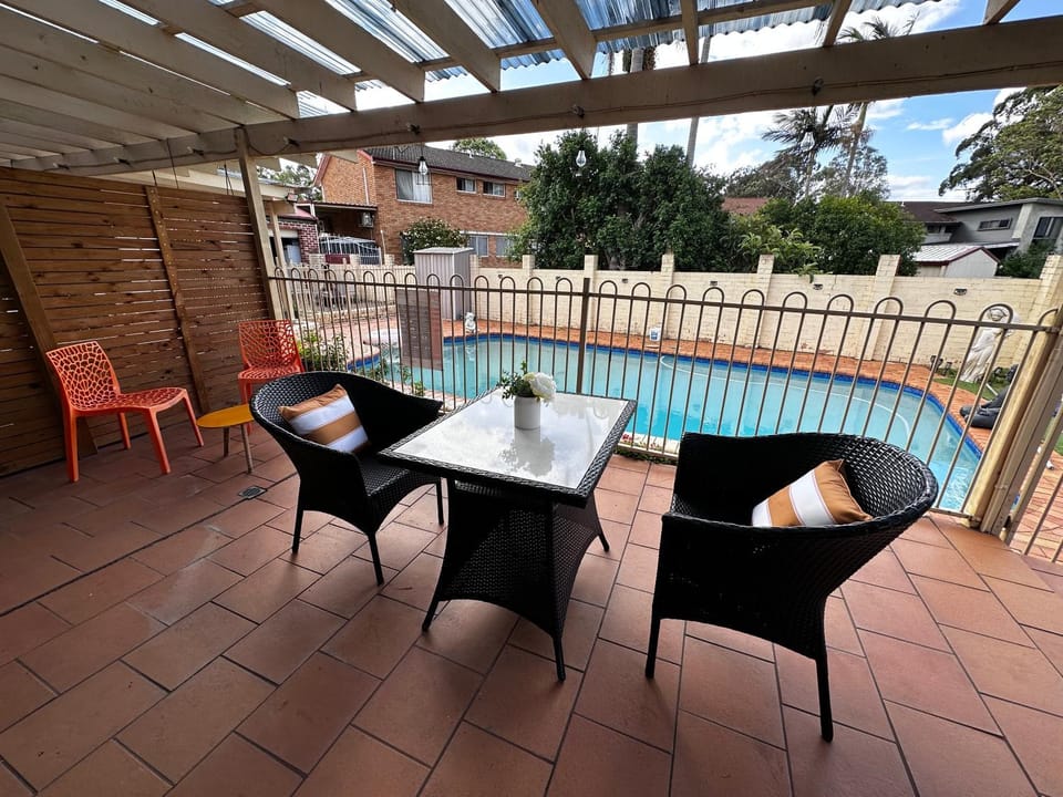 2 bedroom retreat with Swimming Pool House in Sydney