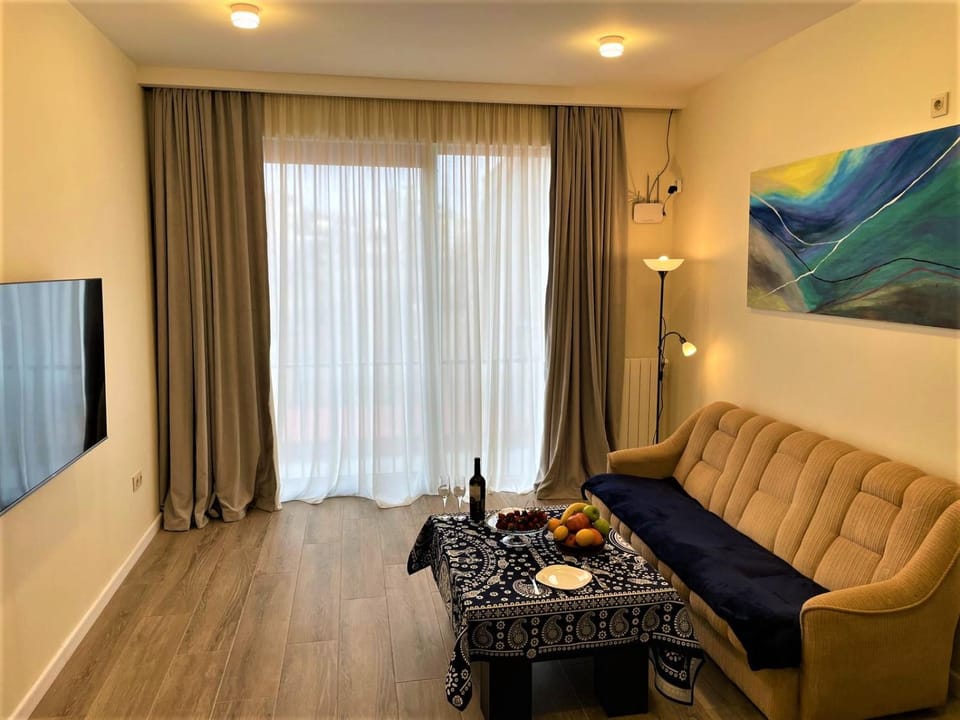 TV and multimedia, Living room, Dining area