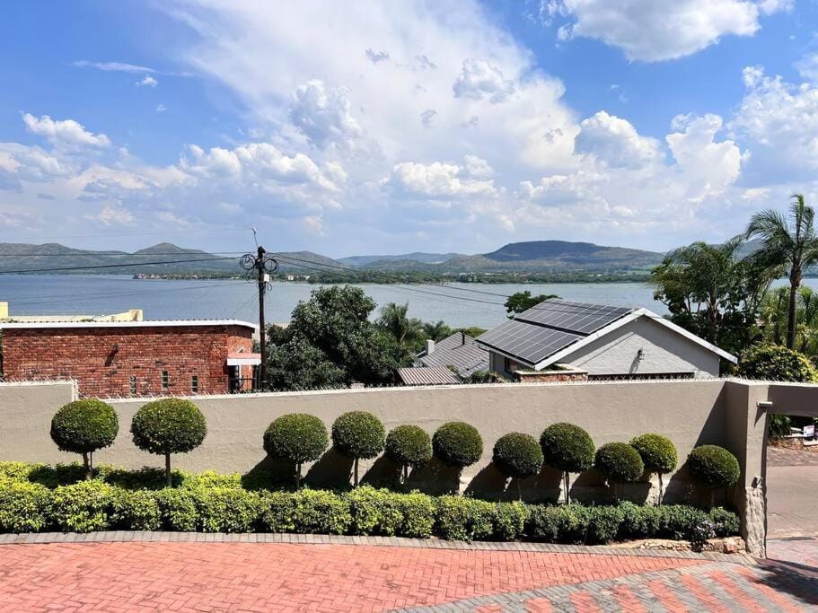 The Windsor- Hartbeespoort Dam Villa in Gauteng