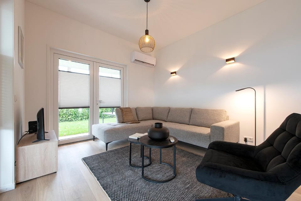 TV and multimedia, Living room, Seating area